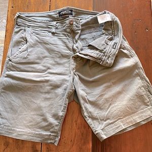 American Eagle 🦅- MEN'S - Light Faded Blue Shorts